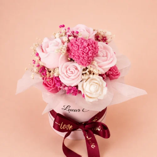 Bouquet de cire parfumé “Love” – Composition florale artisanale romantique